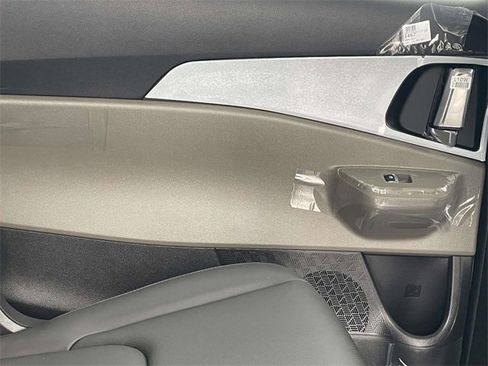 New 2026 Kia Carnival EX image 21