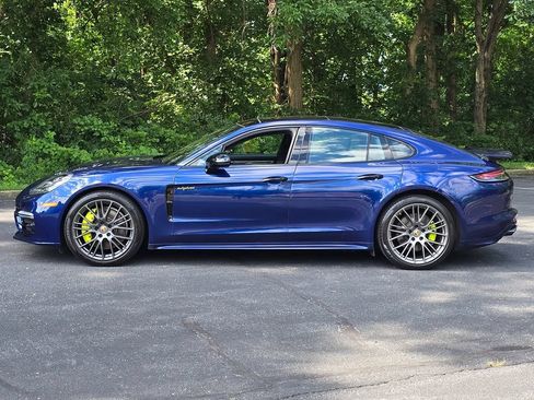 Used 2022 Porsche Panamera 4 Platinum Edition AWD/4WD image 3