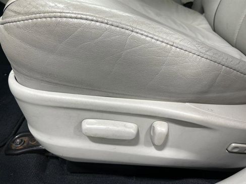 Used 2010 Toyota Venza image 15