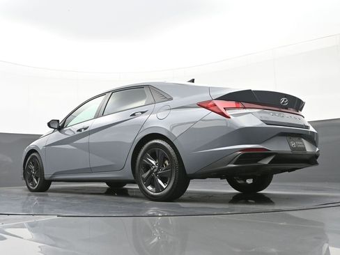 Used 2022 Hyundai Elantra SEL w/ Cargo Package image 36