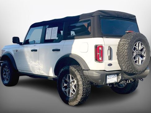 Used 2022 Ford Bronco Badlands image 13