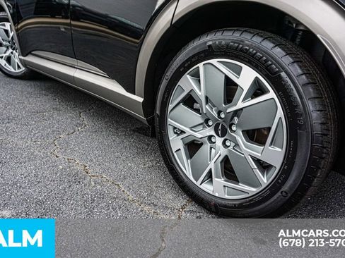 Used 2025 Genesis GV60 RWD image 16