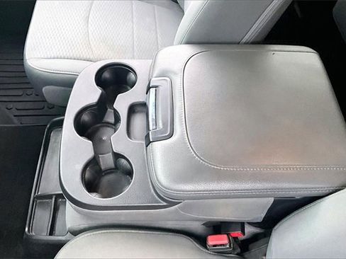 Used 2018 RAM 3500 Tradesman w/ Chrome Appearance Group image 19