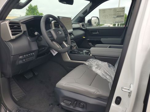 New 2026 Toyota Tundra Limited AWD/4WD image 18