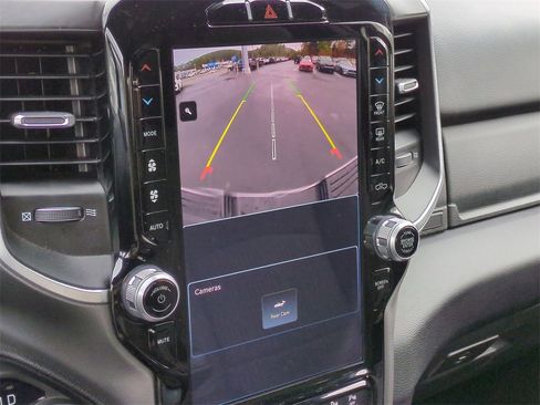 Used 2024 RAM 2500 Big Horn w/ Sport Appearance Package image 20