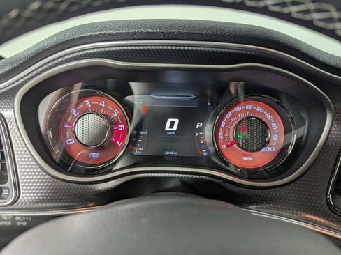 Used 2016 Dodge Challenger SRT Hellcat RWD image 15
