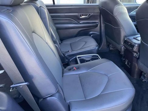 Used 2025 Toyota Grand Highlander AWD image 45