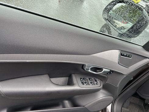 Certified 2024 Volvo XC90 B5 Core image 3