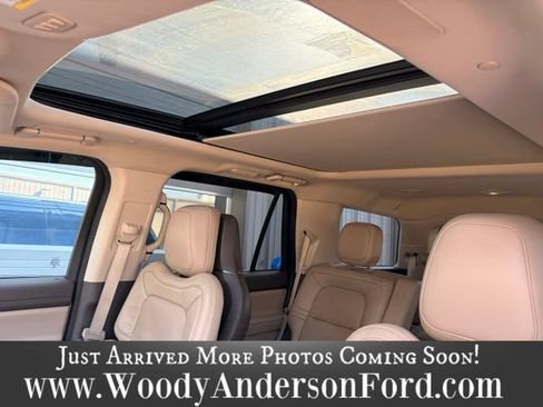 Used 2022 Lincoln Navigator Reserve AWD/4WD image 12