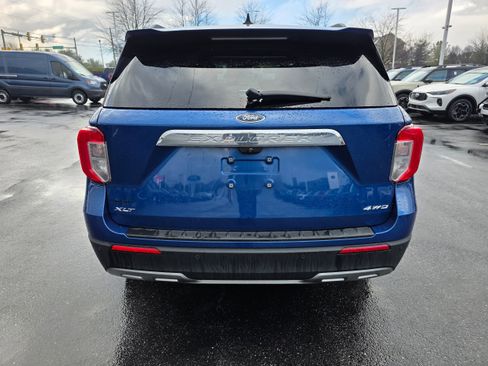 Certified 2022 Ford Explorer XLT w/ Equipment Group 202A image 4
