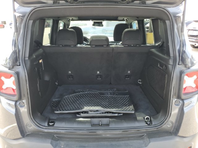 Used 2022 Jeep Renegade Altitude w/ Sun/Sound Group AWD/4WD image 34