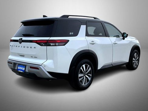 Used 2024 Nissan Pathfinder SL image 5