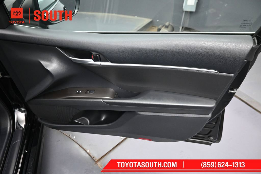 Used 2023 Toyota Camry SE w/ Convenience Package FWD image 33