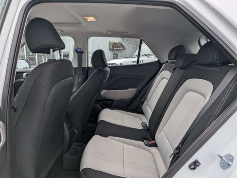 Used 2026 Hyundai Venue SEL FWD image 12