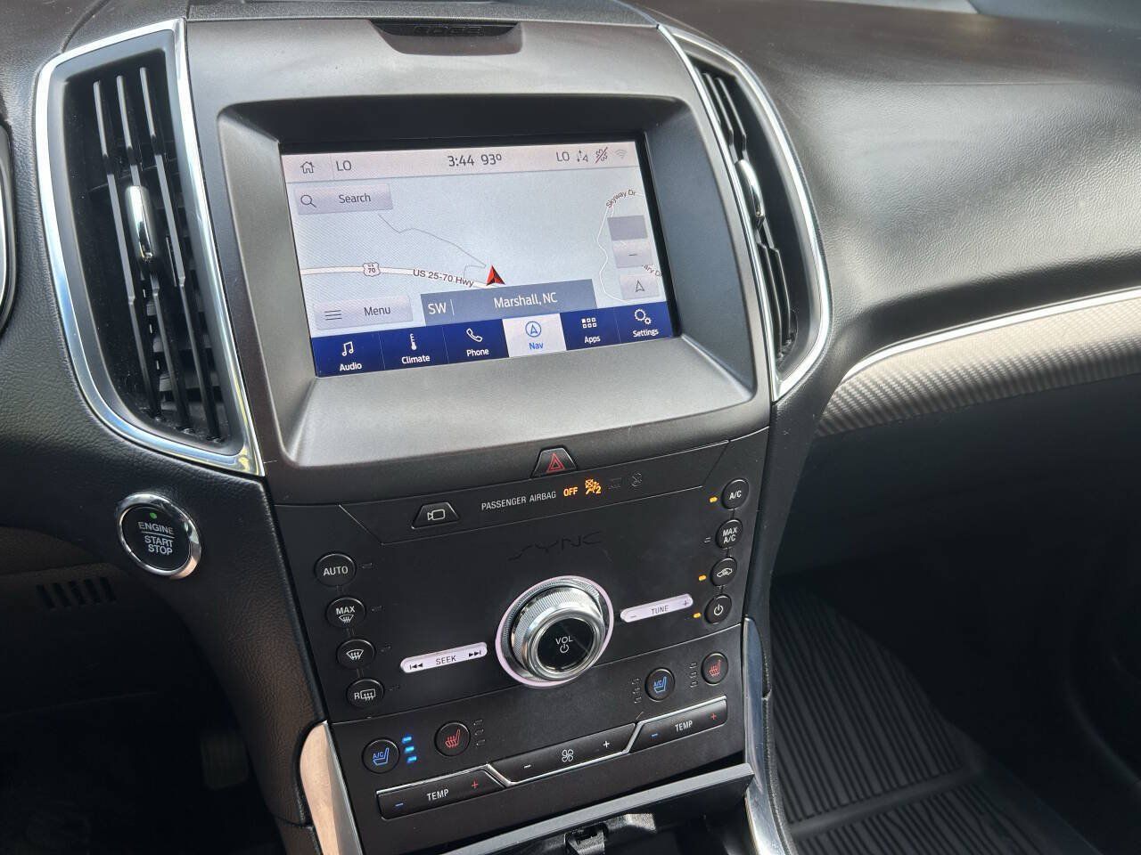 Used 2020 Ford Edge Titanium w/ Equipment Group 301A AWD/4WD image 19