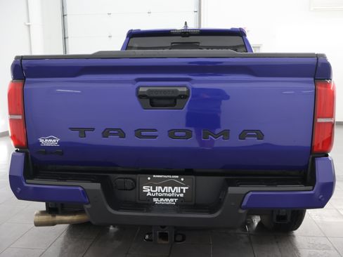 Used 2025 Toyota Tacoma TRD Off-Road w/ TRD Off Road Premium Package AWD/4WD image 43