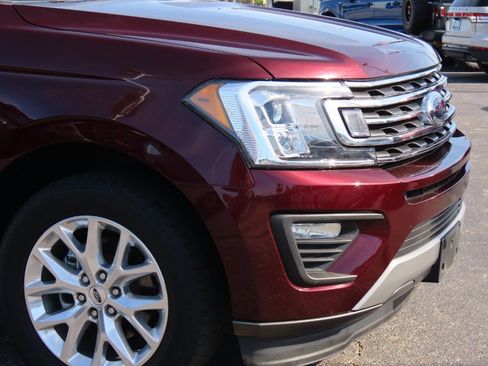 Used 2021 Ford Expedition XLT image 6
