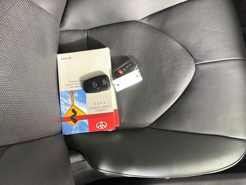 Used 2022 Toyota Camry XSE image 14