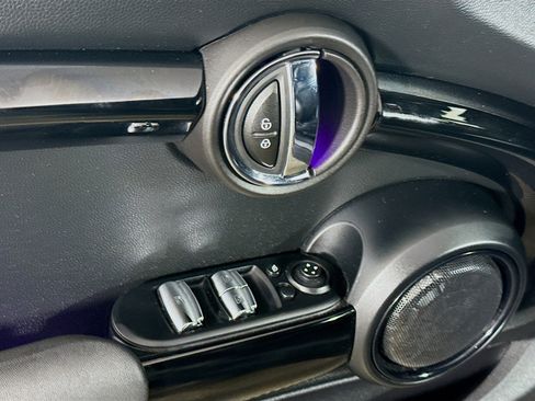 Used 2018 MINI Cooper S image 24