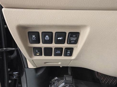 Used 2017 Nissan Pathfinder Platinum AWD/4WD image 16