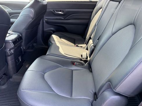 Used 2024 Toyota Grand Highlander FWD image 13