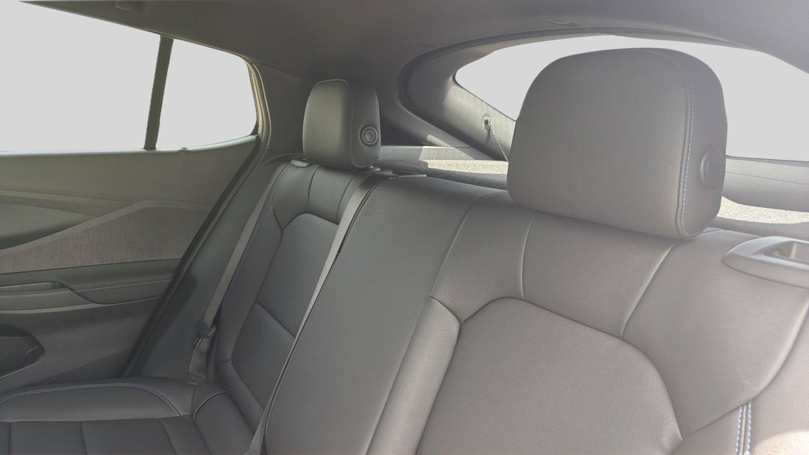 Used 2026 Buick Envista Sport Touring w/ Convenience I Package FWD image 18