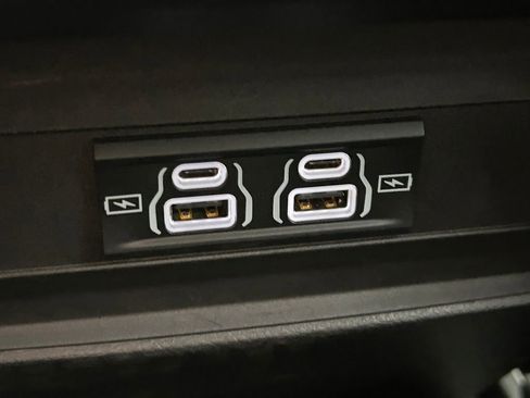 Used 2024 Jeep Grand Cherokee Laredo X image 24