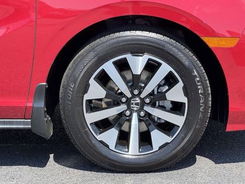 Certified 2026 Honda Odyssey EX-L image 5