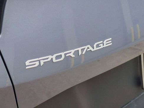 Used 2025 Kia Sportage LX image 35