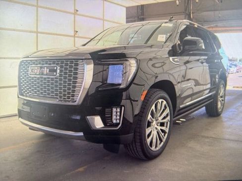 Used 2023 GMC Yukon Denali w/ LPO, Floor Liner Package AWD/4WD image 2