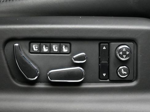 Used 2019 Bentley Bentayga AWD/4WD image 65