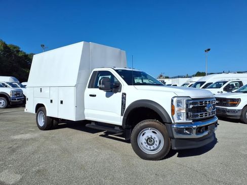 New 2025 Ford F550 4x4 Regular Cab Super Duty image 3