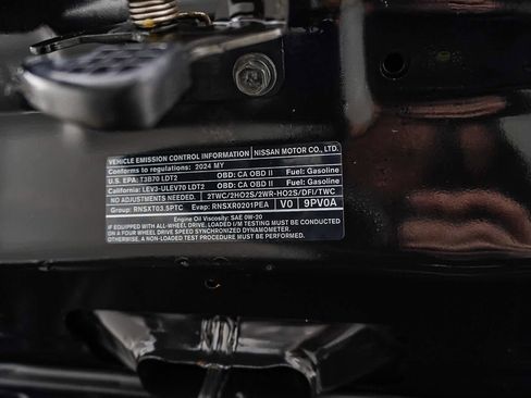 Used 2024 Nissan Pathfinder SV w/ SV Premium Package image 32