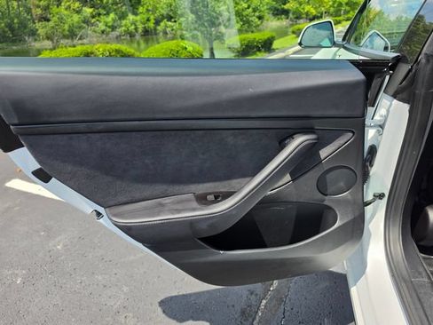 Used 2022 Tesla Model 3 Long Range AWD/4WD image 35