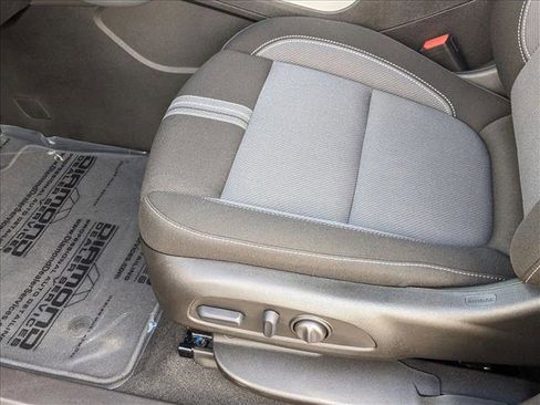 New 2025 Chevrolet Blazer LT w/ Convenience Package AWD/4WD image 4