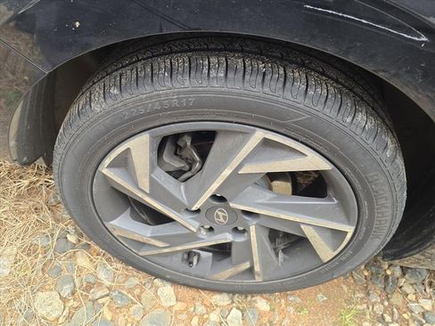 Certified 2024 Hyundai Elantra SEL w/ Convenience Package image 5