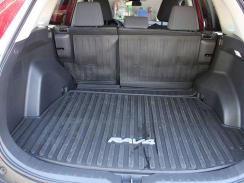 Used 2024 Toyota RAV4 LE AWD/4WD image 11