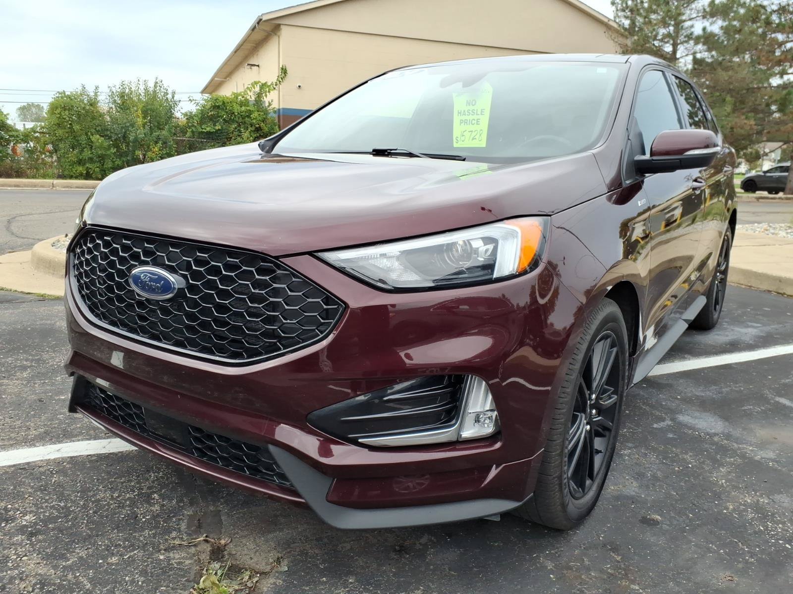 Used 2020 Ford Edge ST-Line w/ Cold Weather Package AWD/4WD image 3