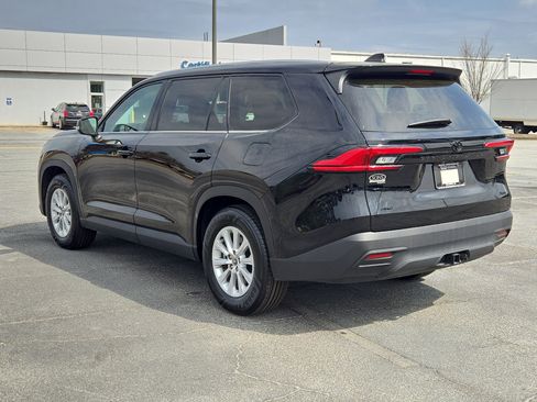 Used 2024 Toyota Grand Highlander AWD image 11