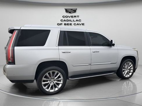 Used 2018 Cadillac Escalade Luxury image 10