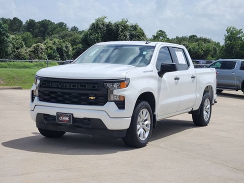 Used 2024 Chevrolet Silverado 1500 Custom AWD/4WD image 3