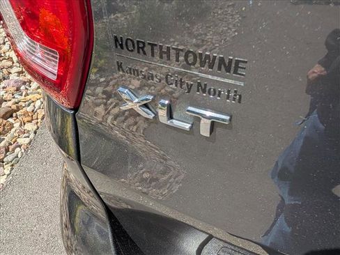 Used 2018 Ford Explorer XLT AWD/4WD image 21