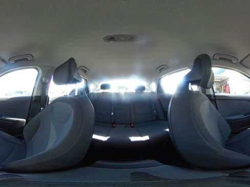 Used 2025 Kia K4 LXS image 41