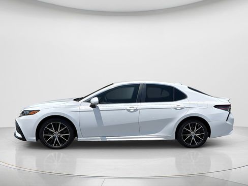 Used 2023 Toyota Camry SE FWD image 8