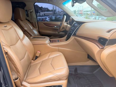 Used 2015 Cadillac Escalade ESV Platinum AWD/4WD image 18