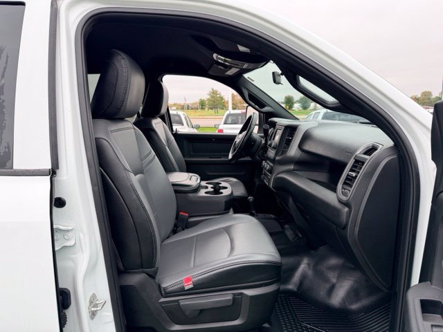 Used 2024 RAM 2500 Tradesman w/ Chrome Appearance Group AWD/4WD image 11