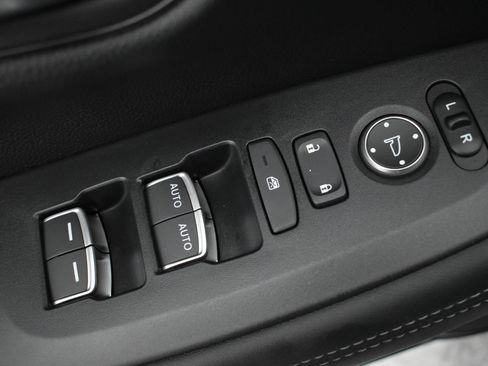 Used 2025 Honda HR-V EX-L image 14