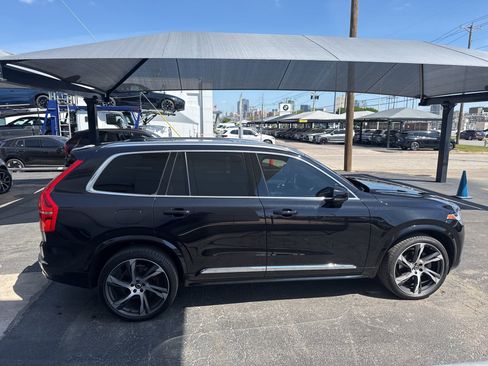 Used 2023 Volvo XC90 B6 Ultimate w/ Lounge Package image 4