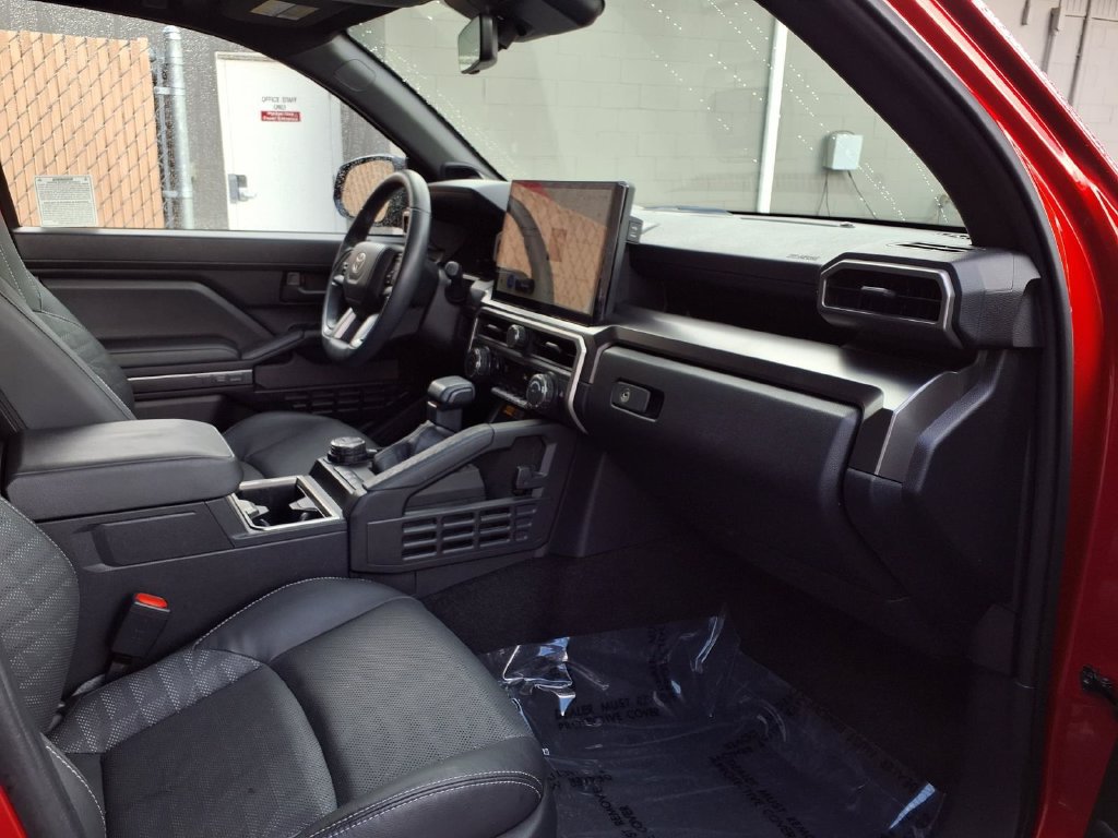 Certified 2026 Toyota 4Runner TRD Off-Road Premium AWD/4WD image 36
