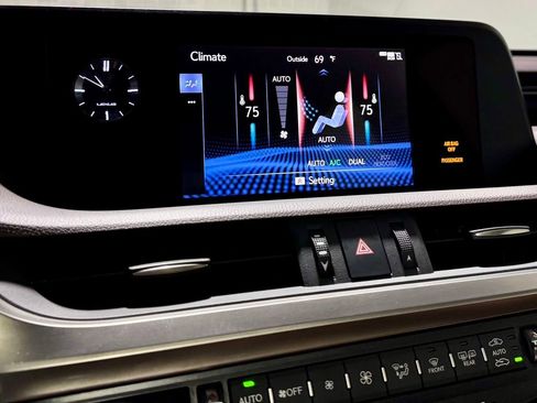 Used 2019 Lexus ES 350 350 Luxury image 19